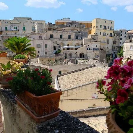 L' Abbraccio Dei Sassi * Matera
